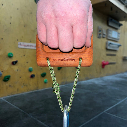 Kevin - The Mini Portable Hangboard - Paduk